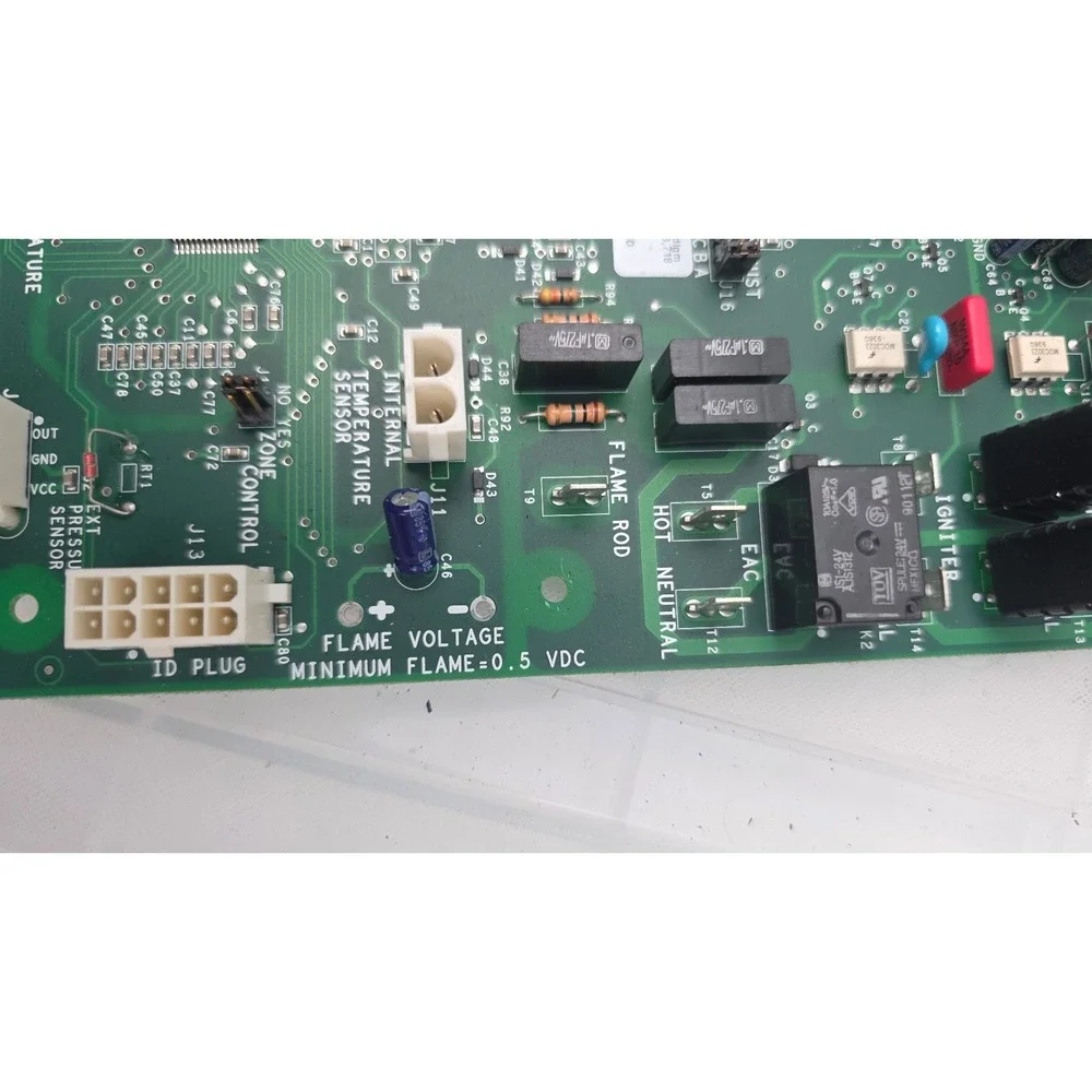 York Luxaire VARIDIGM 507820 Control Board VF4-1210 SCD-1102